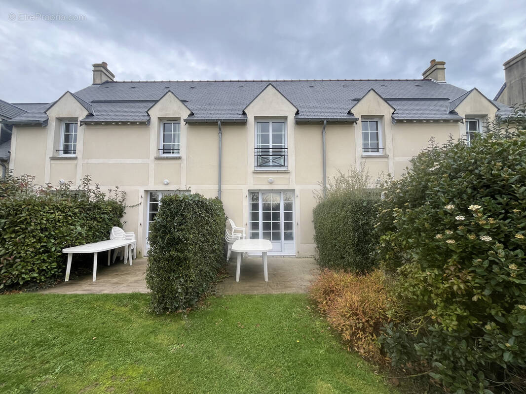 Appartement à PORT-EN-BESSIN-HUPPAIN