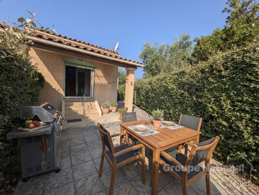 Maison à vendre à Eyguières - 3 pièces avec piscine - photo 2