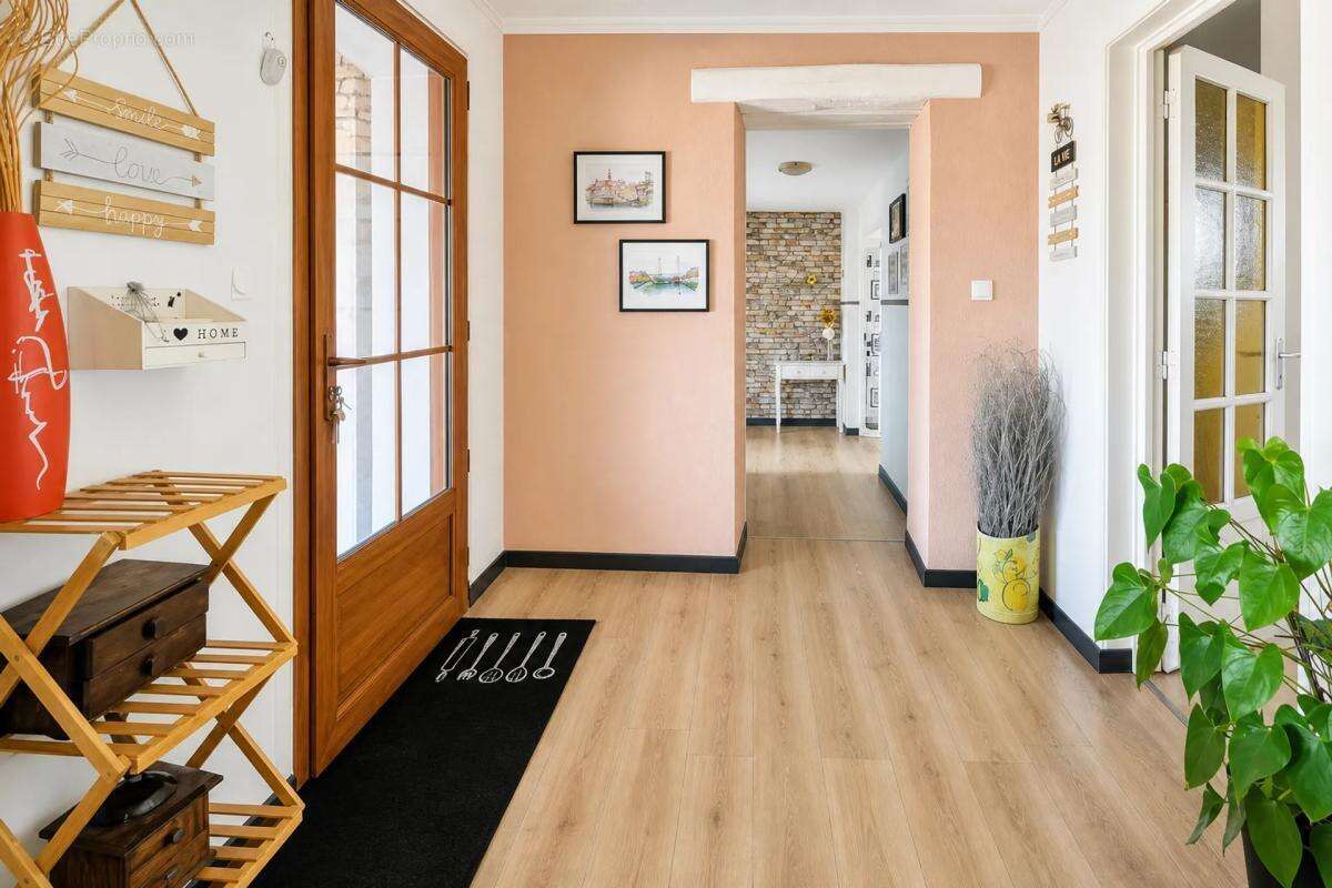 Maison en pierre rénovée avec piscine à Uchizy - photo 12