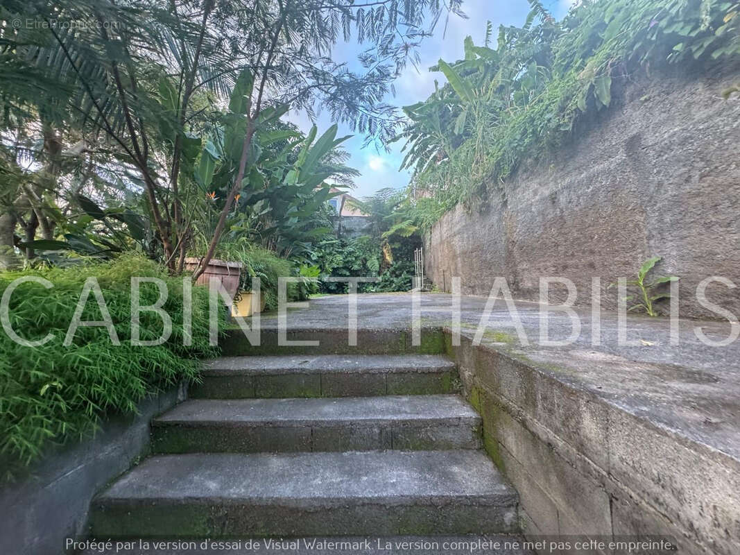 A vendre - terrain 500 m2 env - petite-ile - 175 000 € hai - photo 4