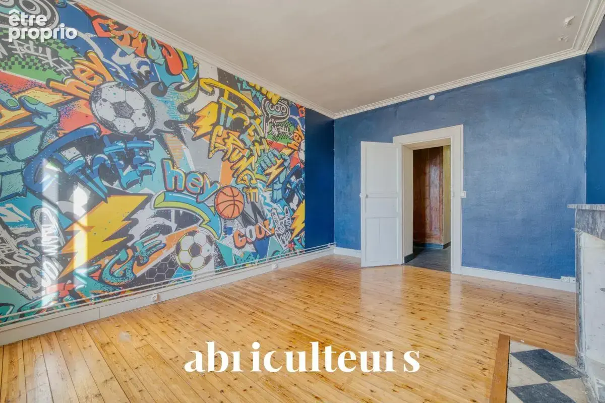 Maison de caractère - 242 m² - Saintes - photo 11