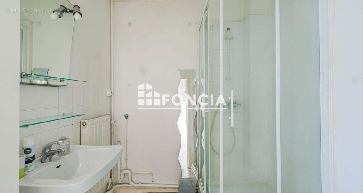 Appartement à SAINT-MARTIN-D'HERES