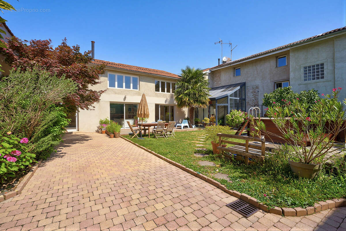 Maison à CIVRIEUX-D'AZERGUES