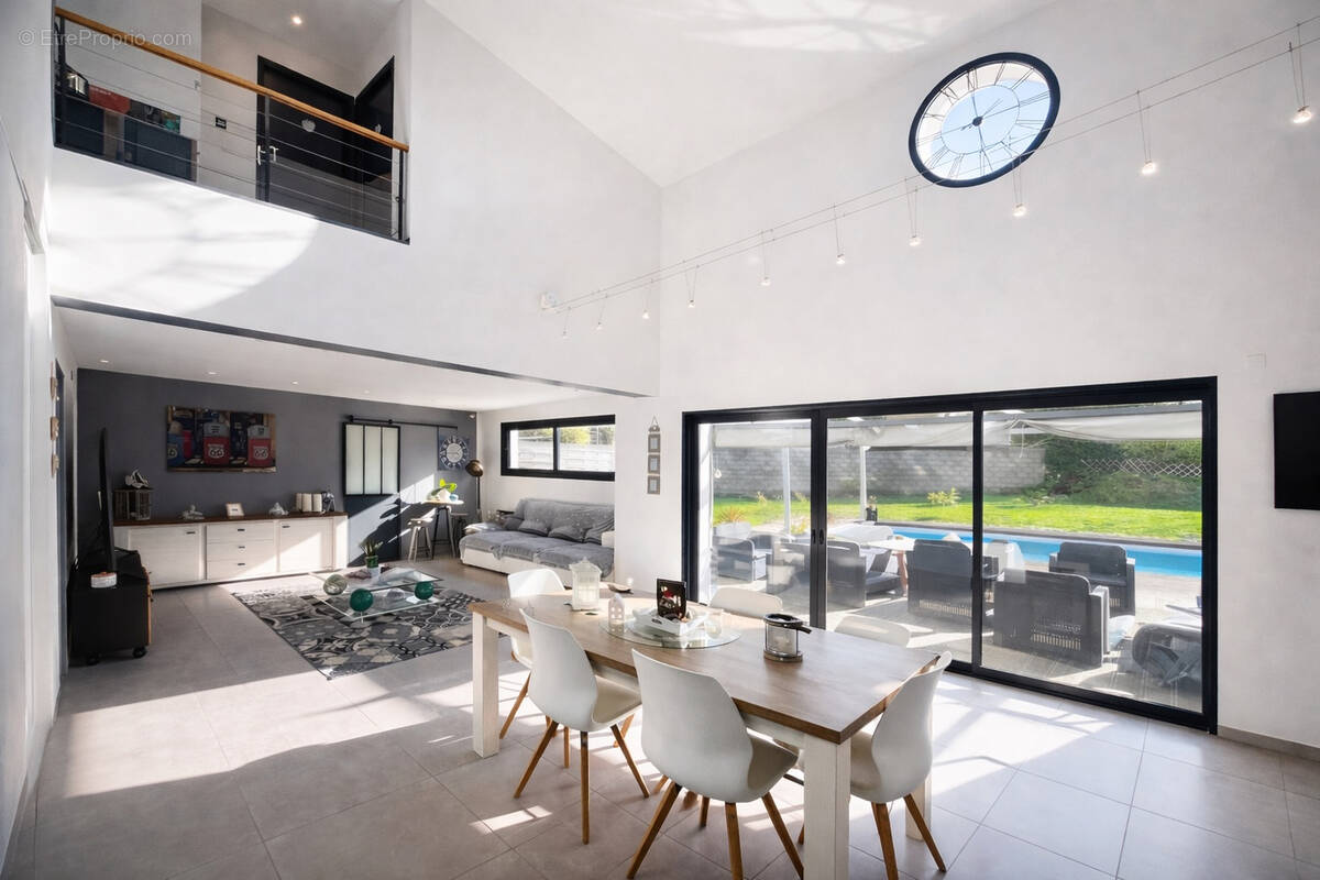 Maison à SAINTE-SOULLE