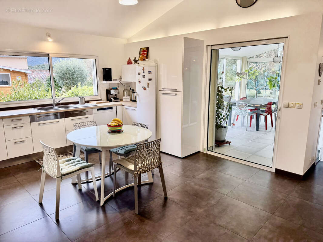 Villa de plain pied avec vue imprenable sur le Ventoux - photo 23