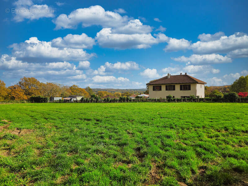 Maison à SAINT-LAURENT-SUR-GORRE
