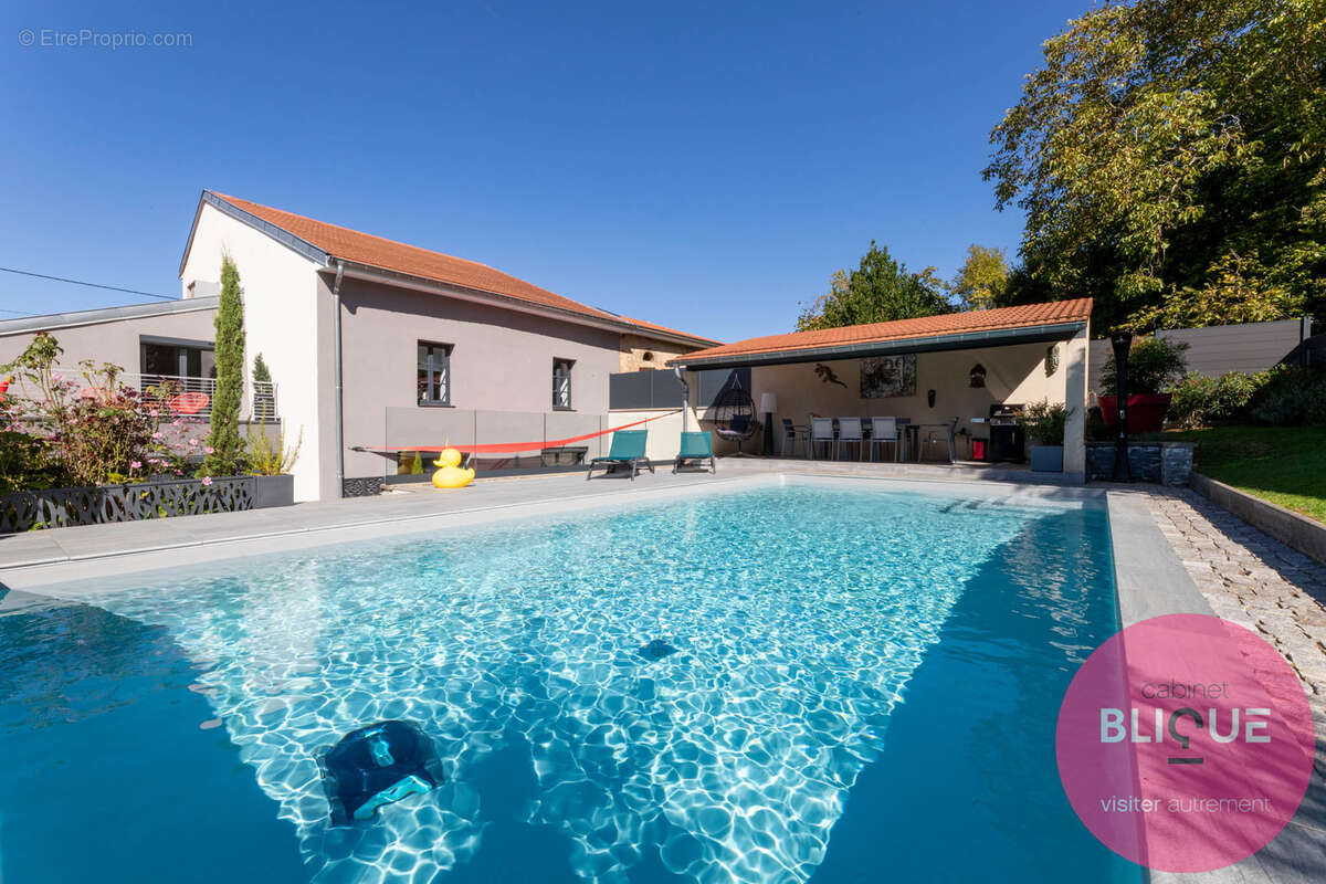 Maison à LAY-SAINT-CHRISTOPHE