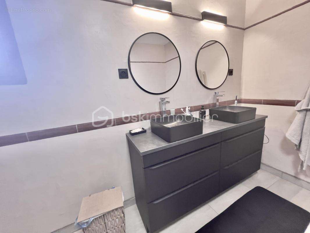 Maison à CHAMOUX-SUR-GELON