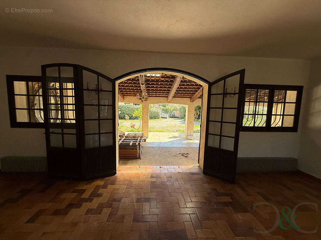 Maison à BORMES-LES-MIMOSAS