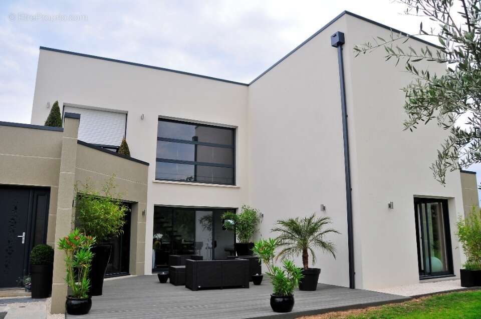 Terrain à LE PLESSIS-TREVISE