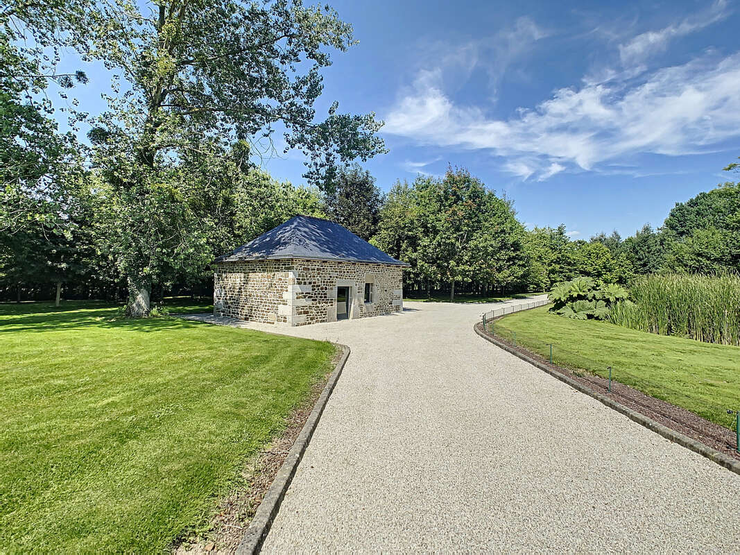 Maison à SAINT-SEVER-CALVADOS