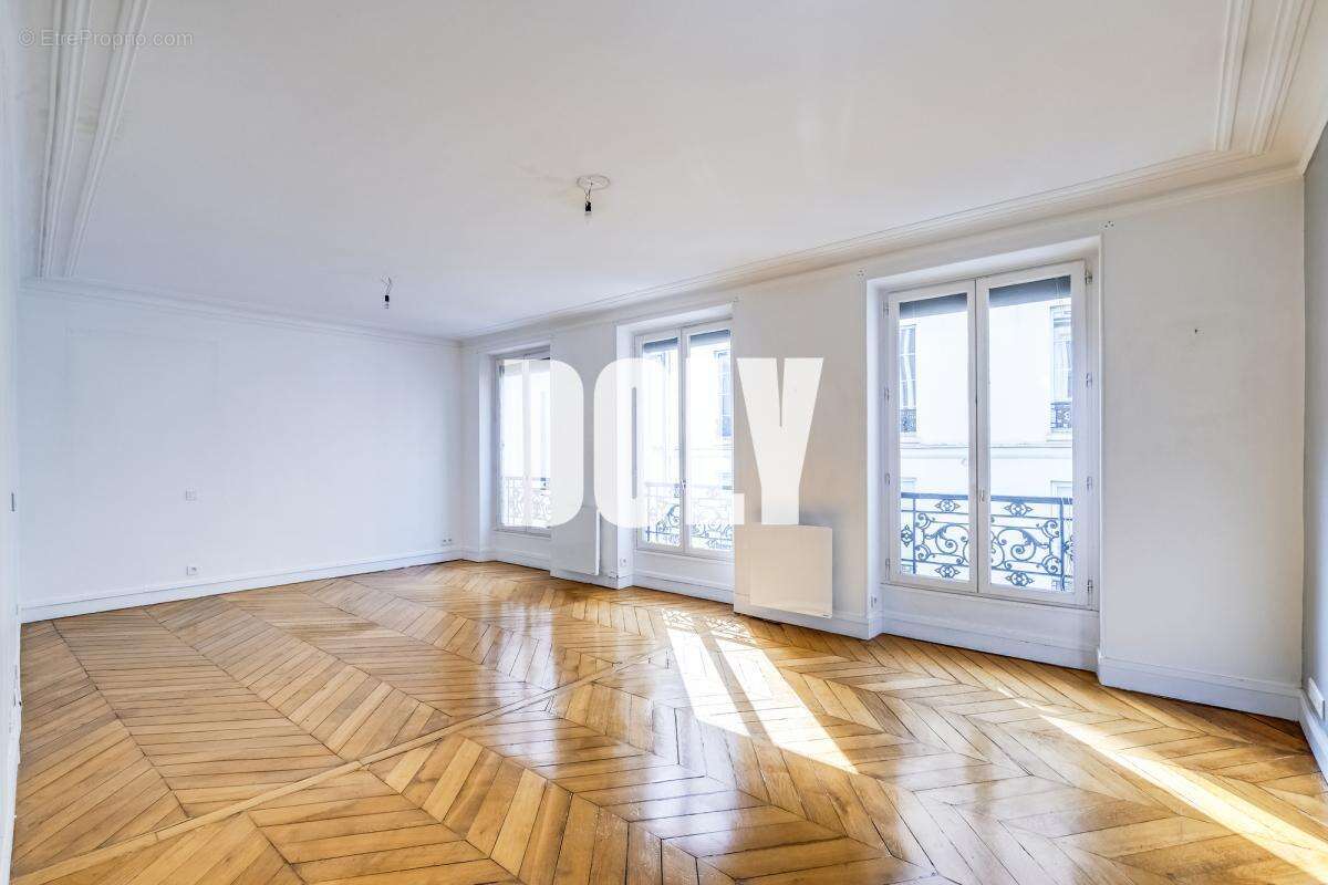 Appartement à PARIS-2E