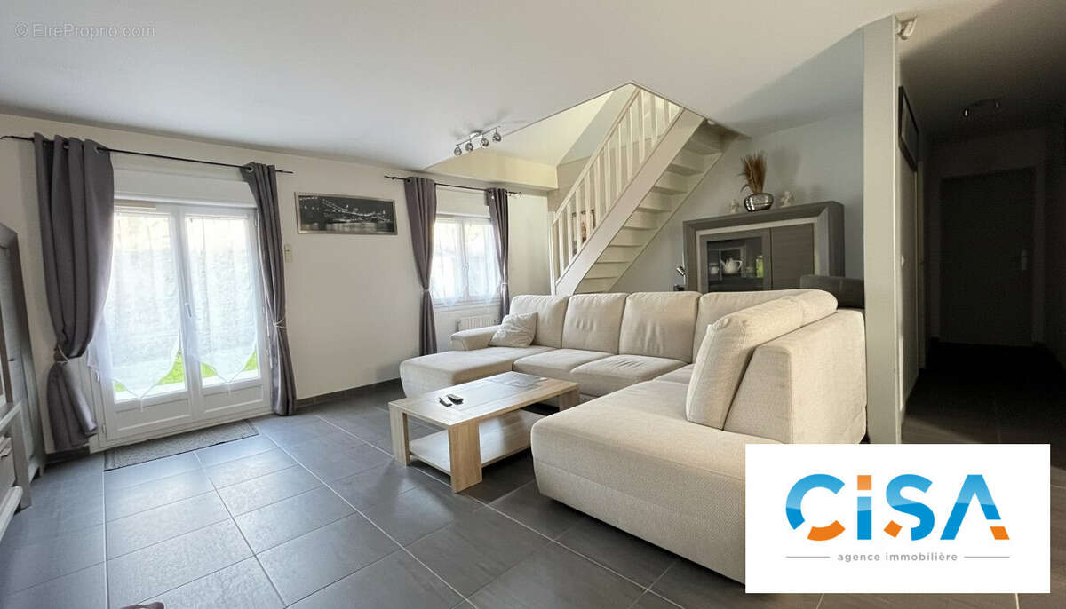 Maison à SAINT-LEU-D&#039;ESSERENT