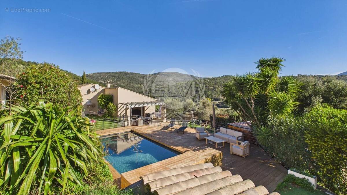 Maison à PLAN-DE-LA-TOUR