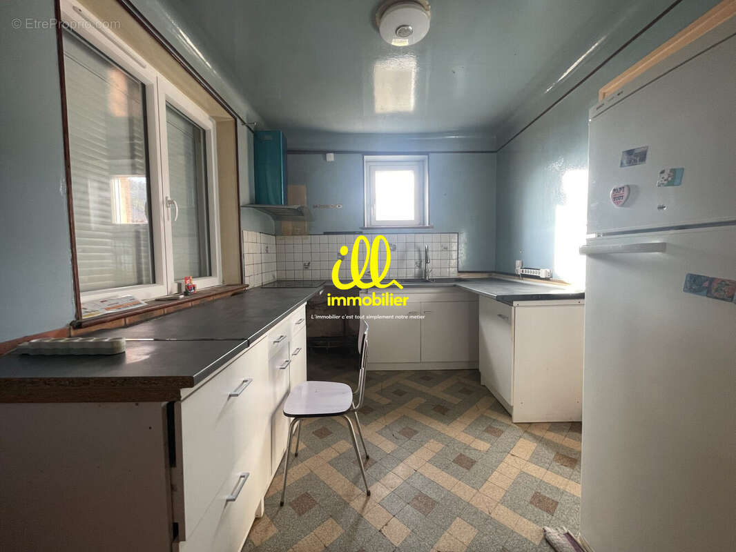 Maison 81 m² à Vireux-Molhain  - photo 5