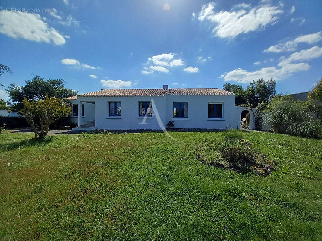 Maison à LANDEVIEILLE