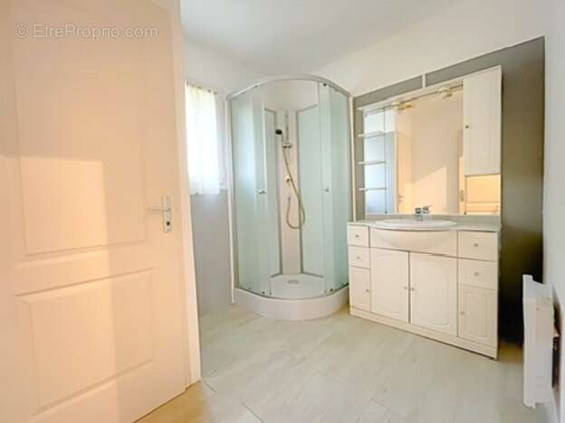 Maison à VINON-SUR-VERDON