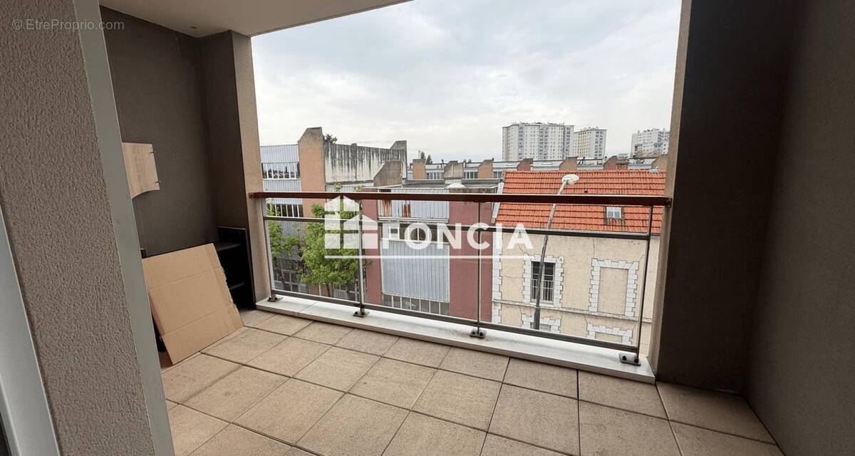 Appartement à SAINT-MAUR-DES-FOSSES