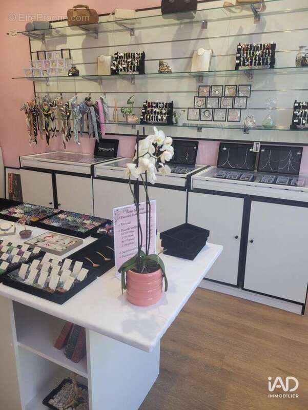 Photo 2 - Commerce à TOURS