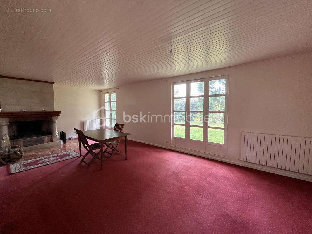 Maison à SAINT-PIERRE-DES-FLEURS