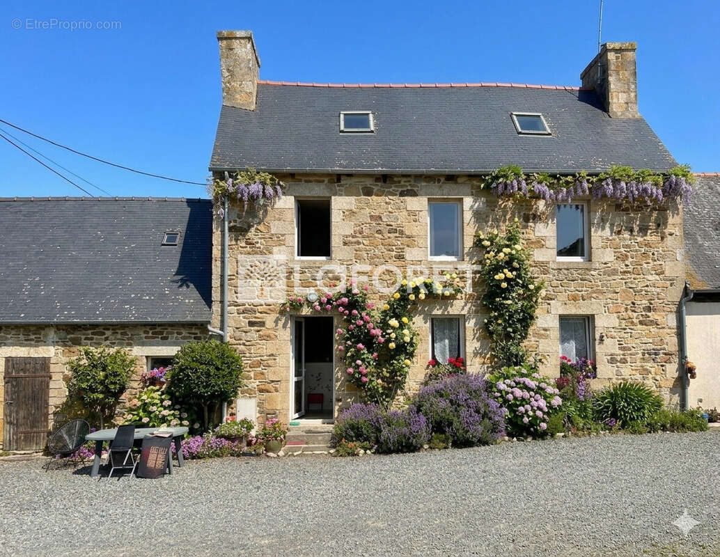 Maison à PENVENAN