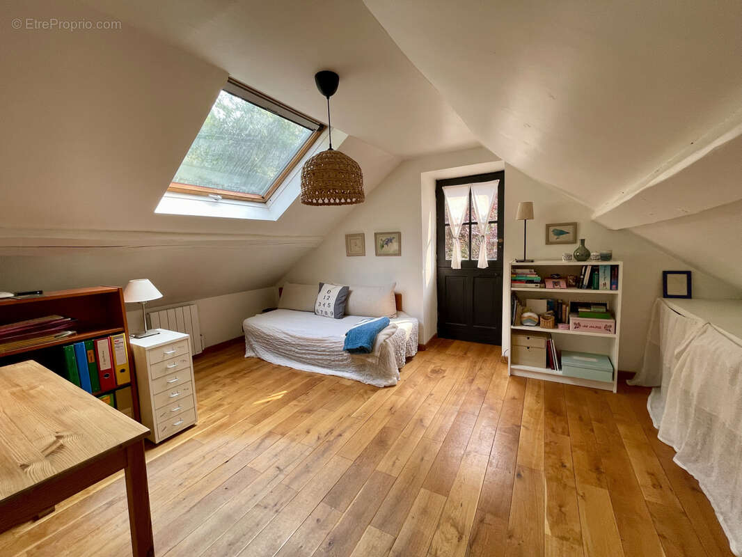 Maison à LES MESNULS