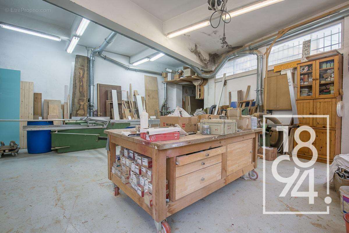 Commerce à LES PENNES-MIRABEAU