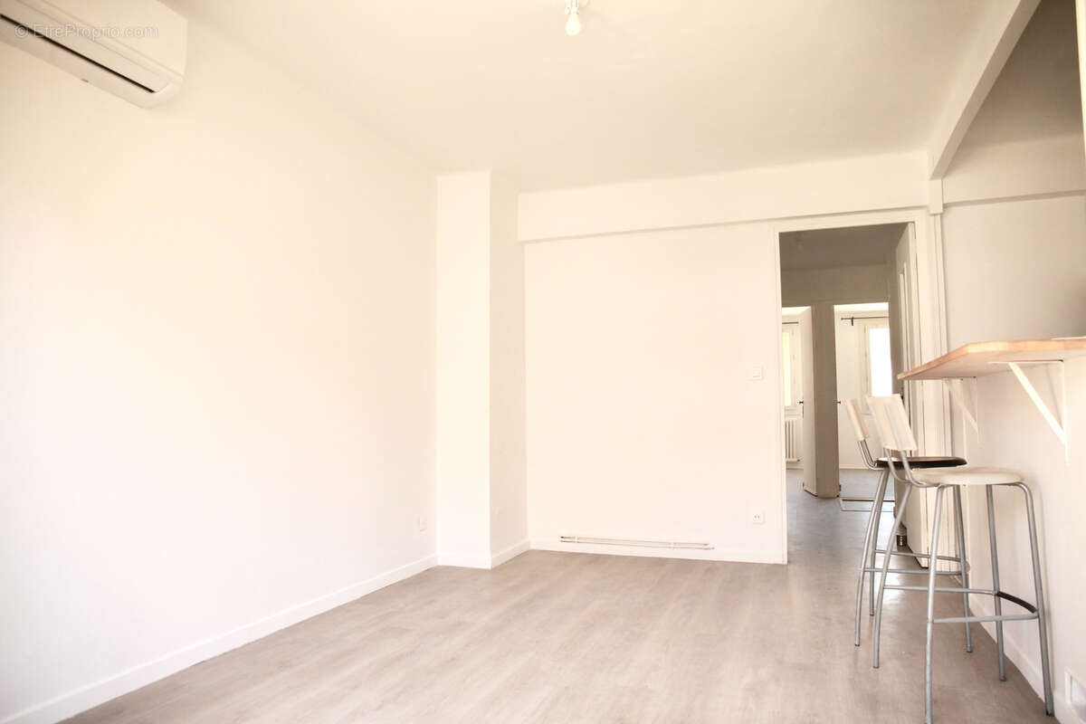 Appartement à MARSEILLE-4E