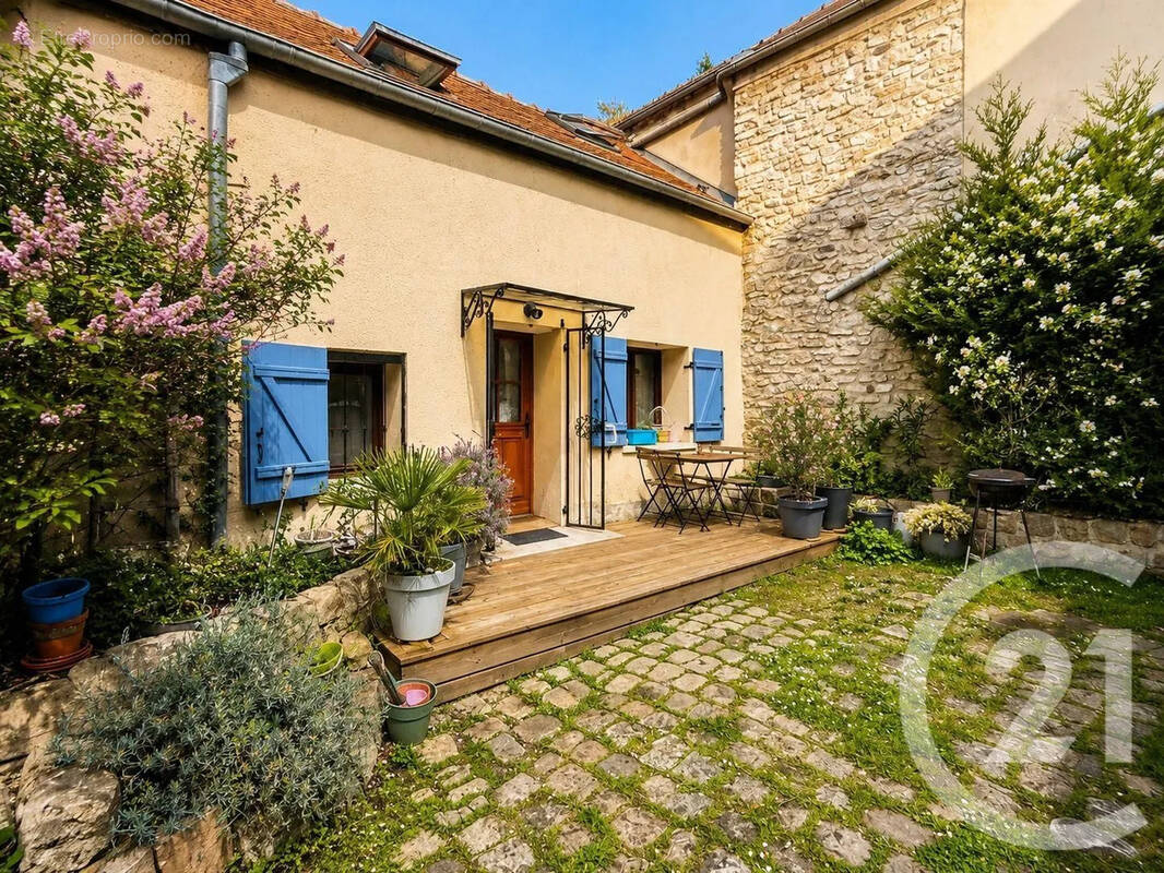 Maison à ERMENONVILLE
