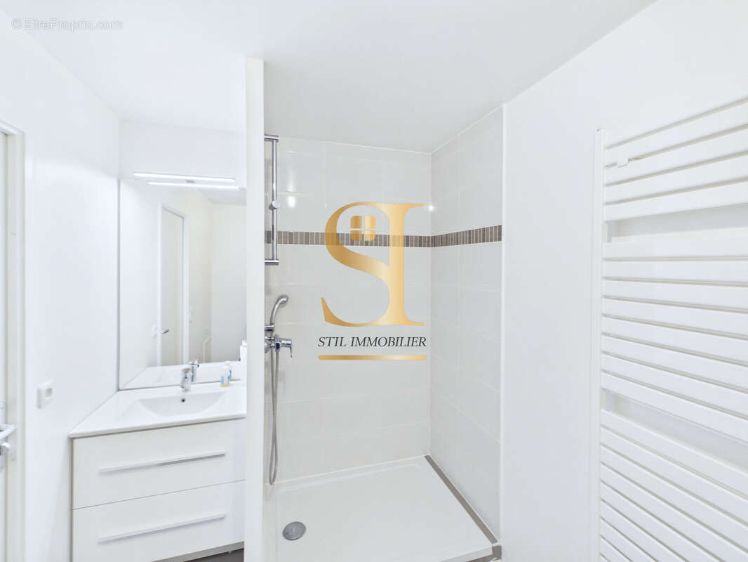 Appartement à COURCOURONNES