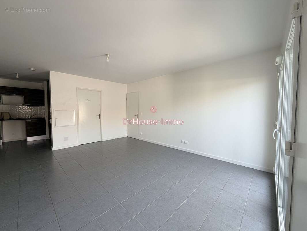 Appartement 59 m² à Yvrac  - photo 3