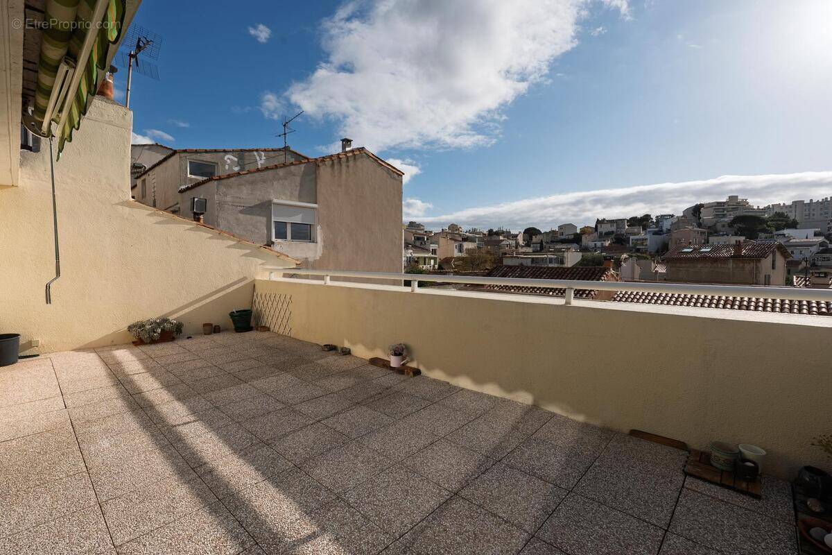 Appartement à MARSEILLE-7E