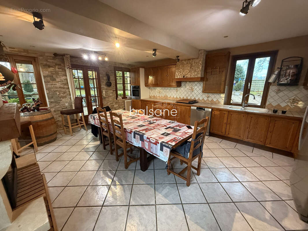 Maison à BOURG-ACHARD