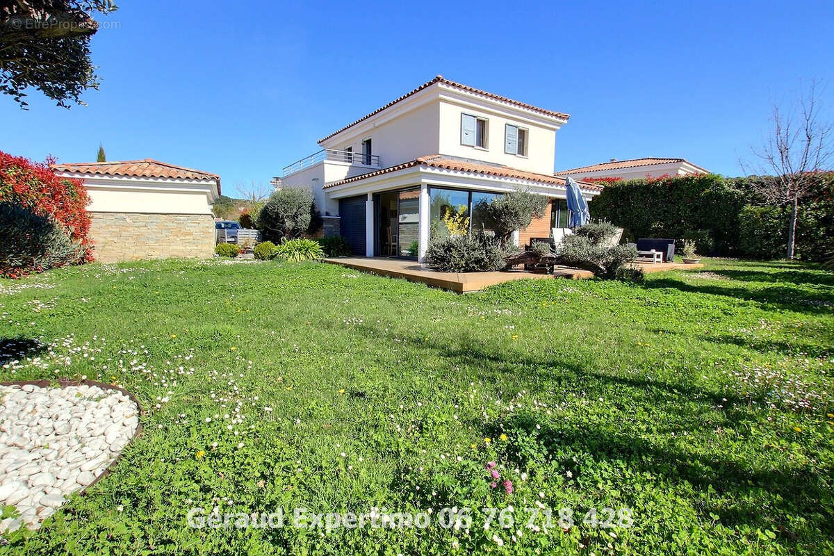 Superbe villa 5 pièces avec vue imprenable sur le golf  10mn du centre  Aix-en-Provence - piscine - photo 29