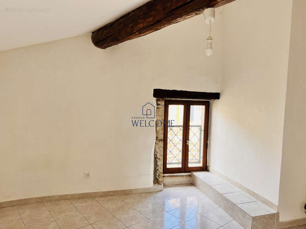 Appartement 150 m² à Venejan  - photo 6