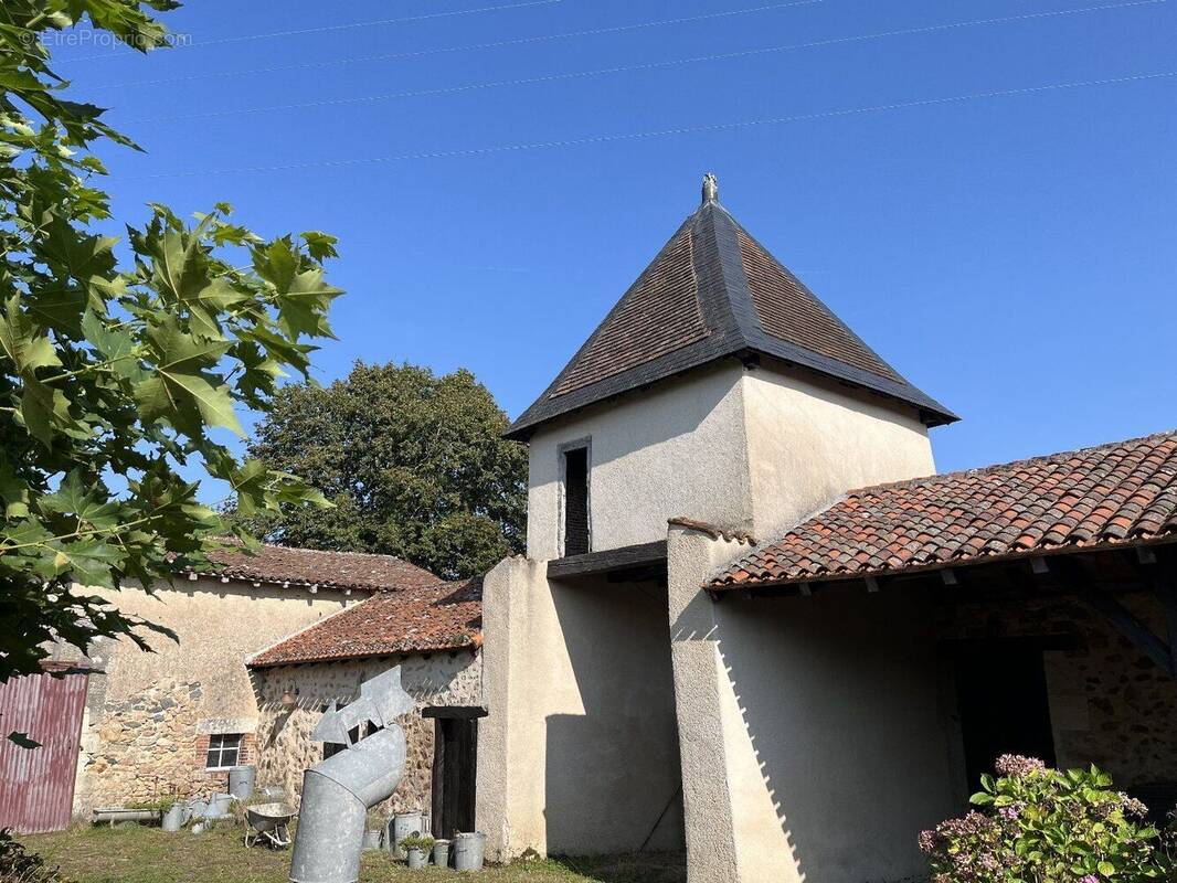 Maison à LUCHAPT