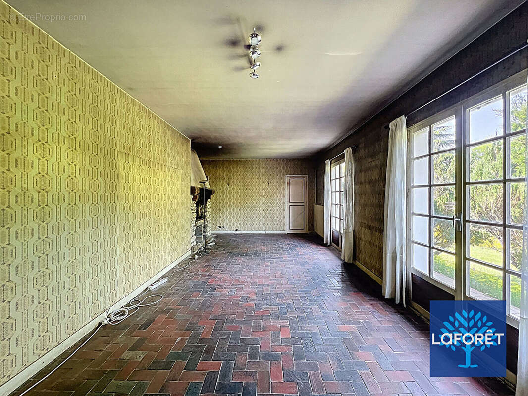 Maison Boutigny-sur-Essonne 11 pièces, 8 chambres, 11 418 m² de terrain boisé, cave totale, garage - photo 7
