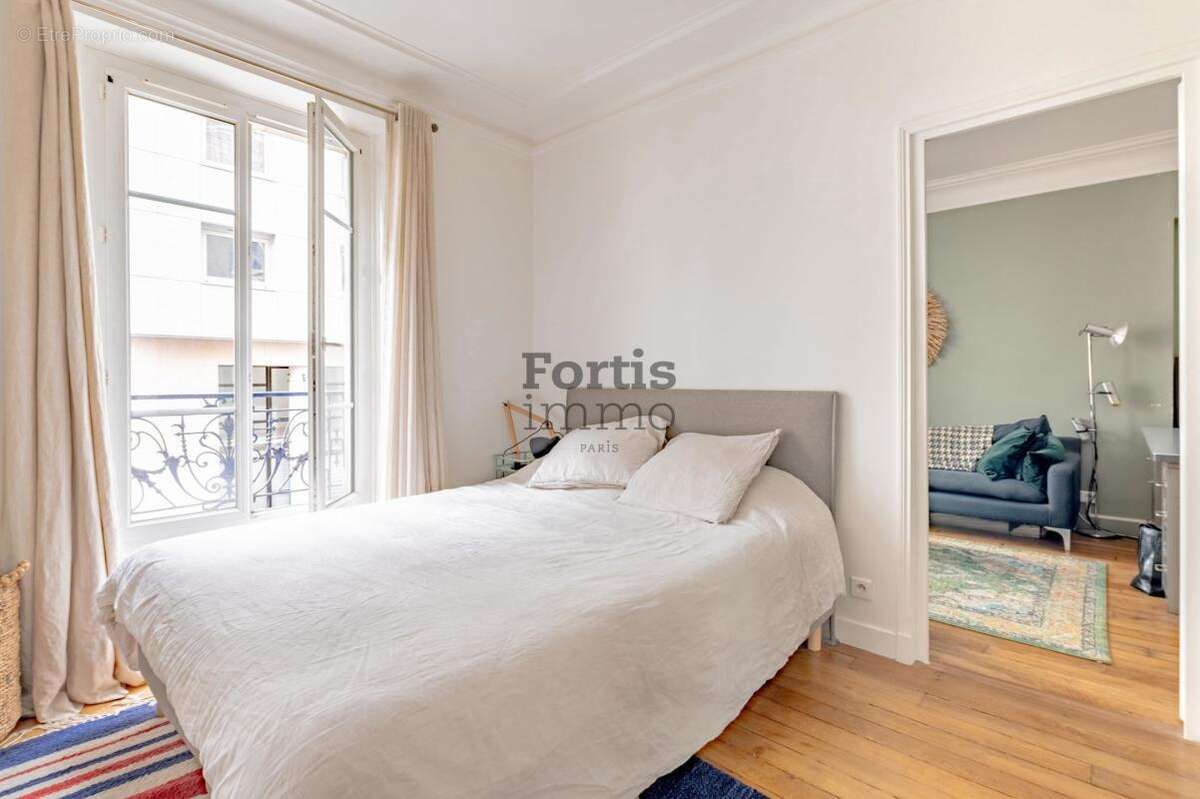 Appartement à PARIS-18E