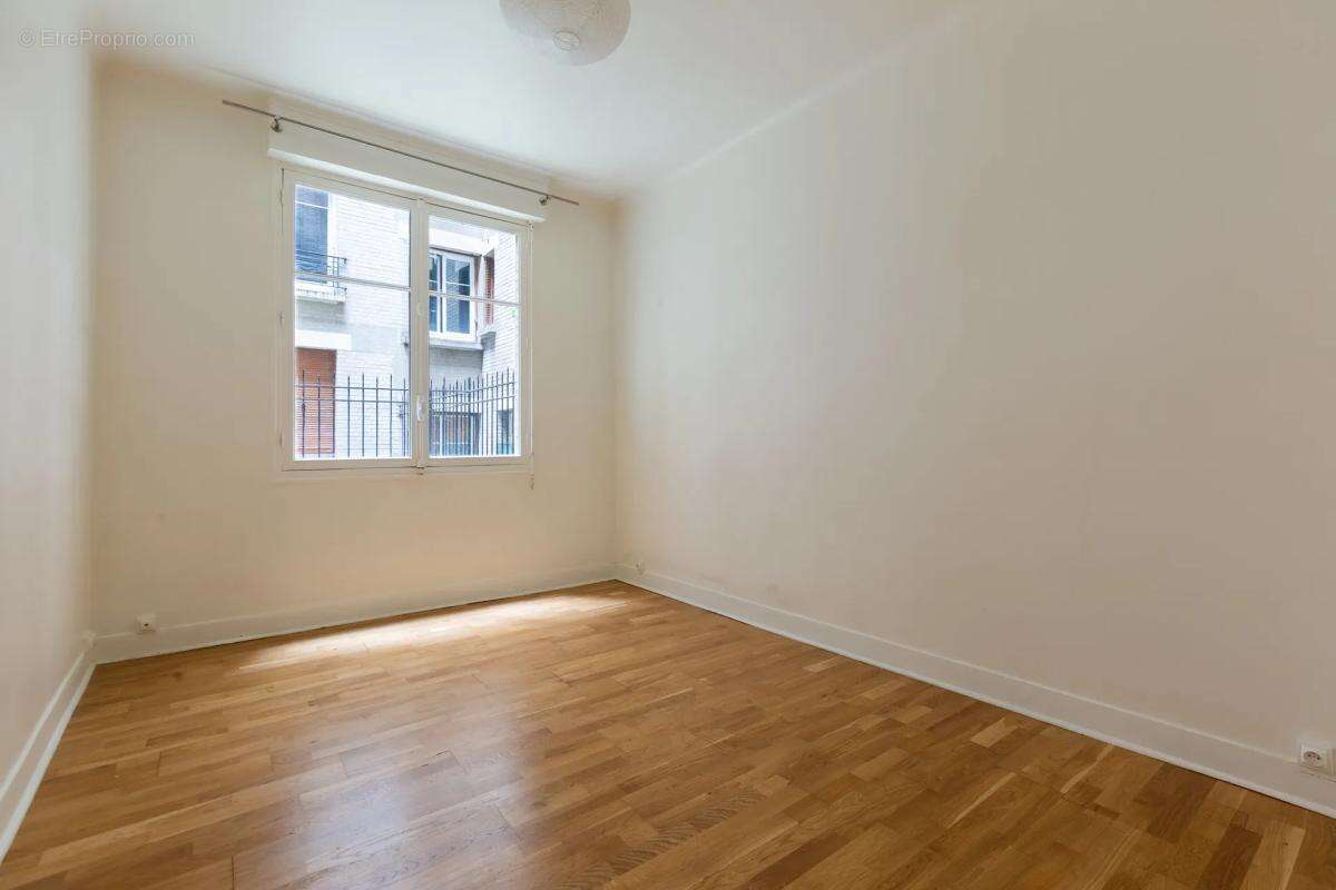 Appartement de 2 pièces de 43 m² situé à Paris - photo 4