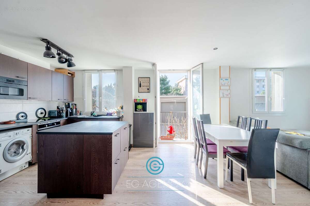 Appartement à MARSEILLE-9E