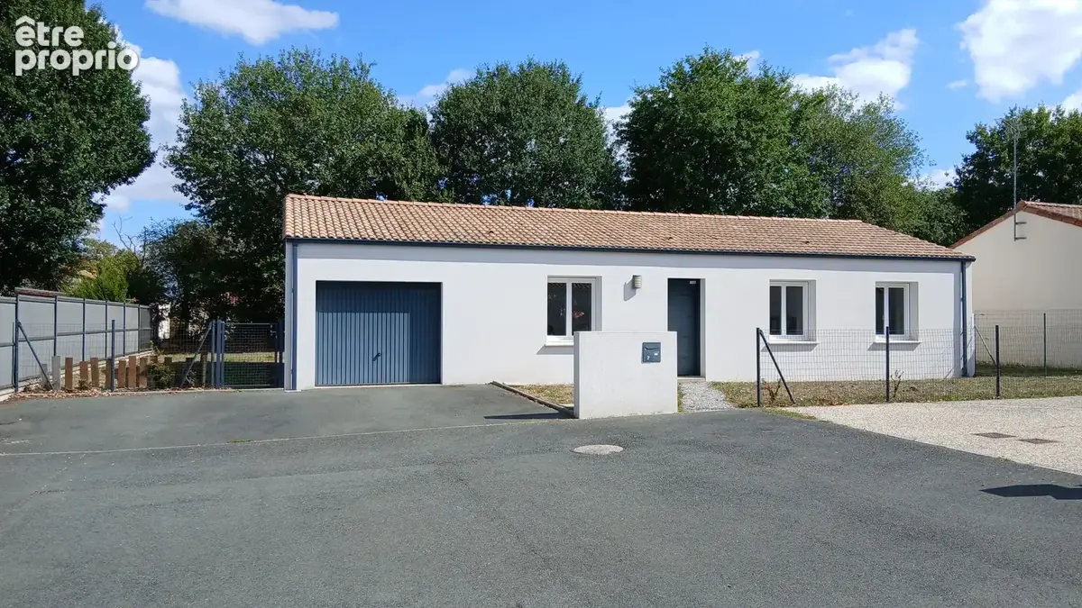 Photo Maison à La Chaize-Le-Vicomte au prix de 222 000€