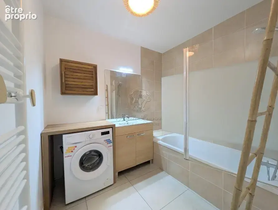 Brignais - Appartement T3 récent avec balcon et garage double - photo 10