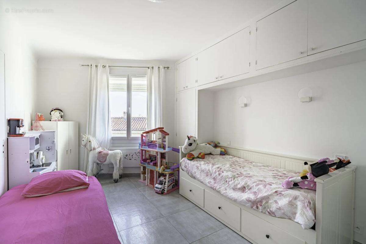 Maison à CHATEAUNEUF-LES-MARTIGUES