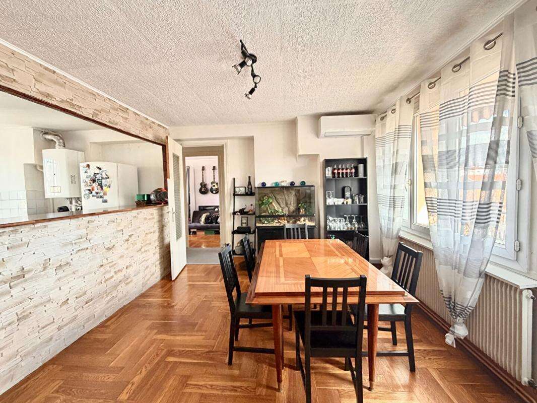 Appartement à LYON-8E