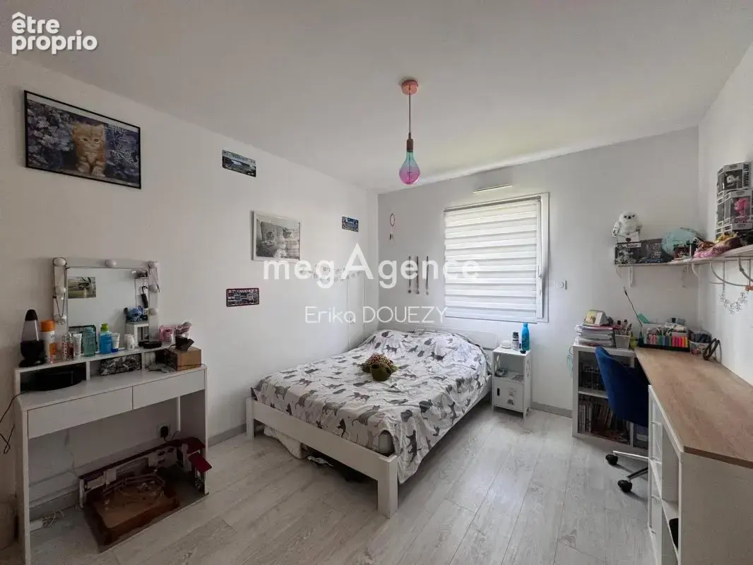 Maison contemporaine plain-pied 4 chambres double garage - photo 8