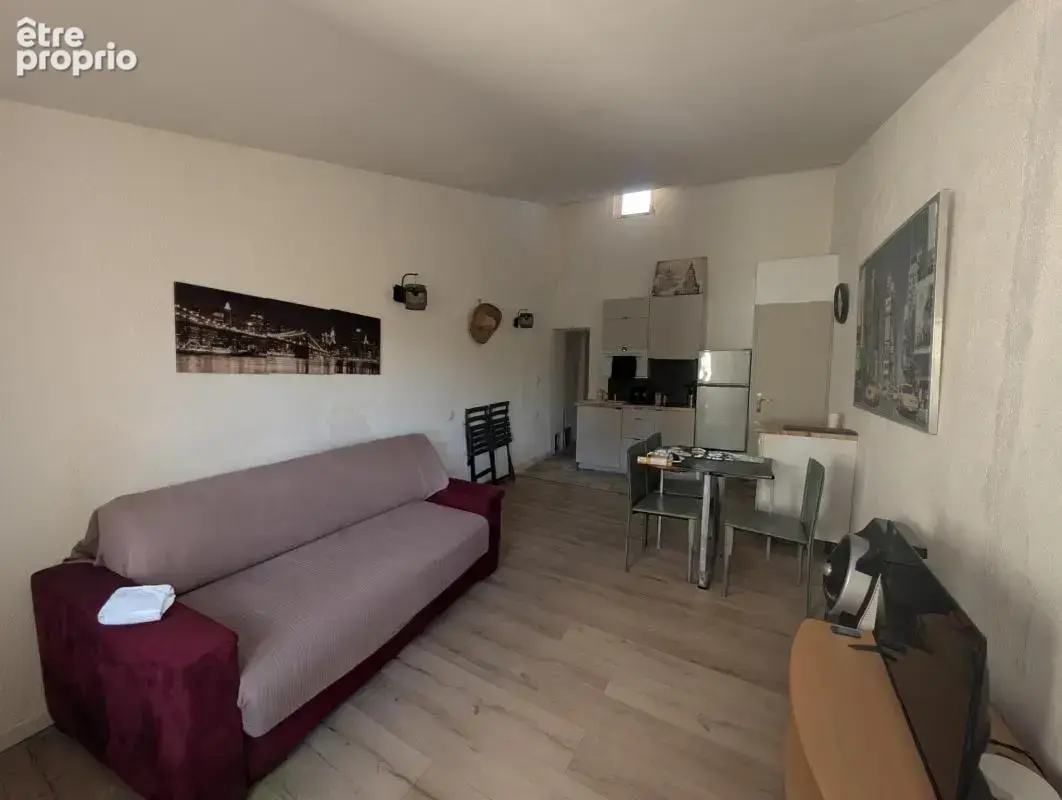 PÉZENAS — Appartement dernier étage, proche Cours Jean Jaurès - photo 3