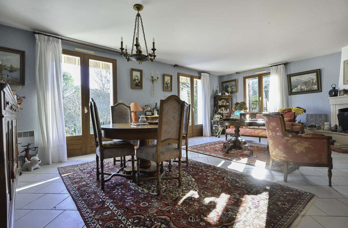 Maison à JONZAC