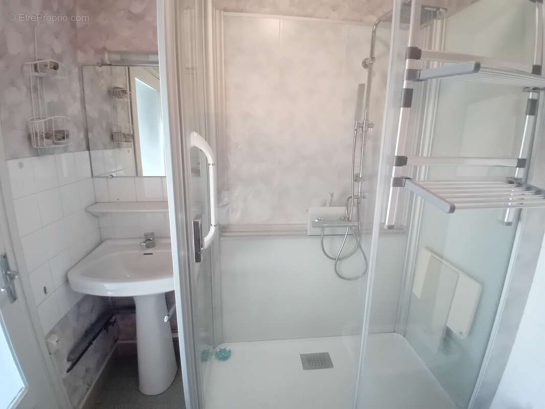 Appartement à LE COTEAU