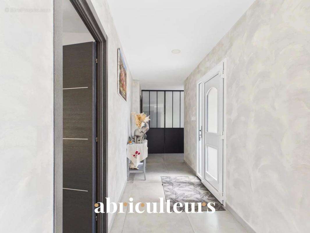 Belle villa contemporaine/vue panoramique en vente à Bagnols-en-Forêt (83600) - photo 8