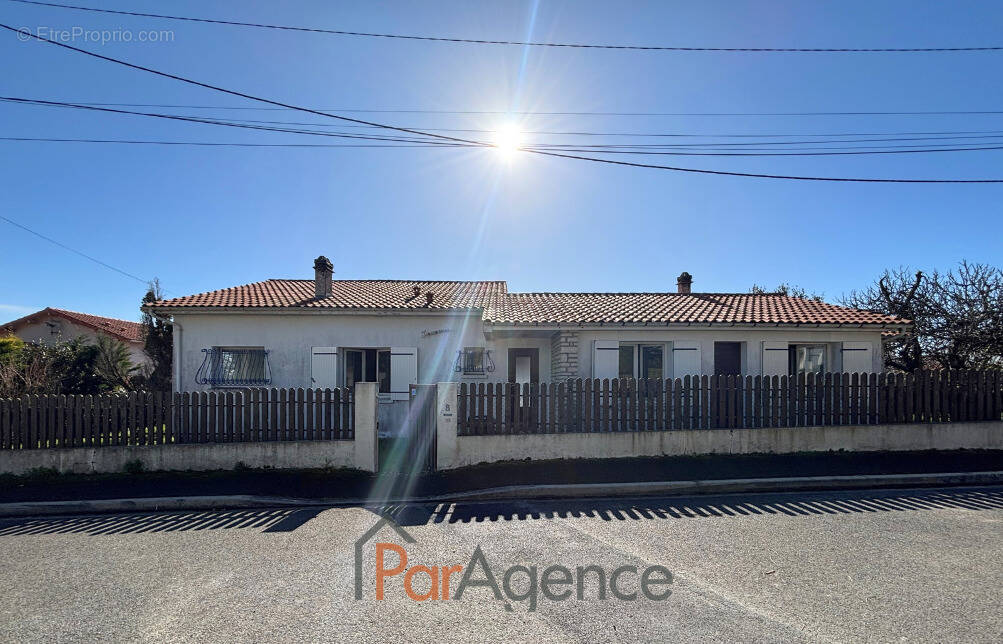 Maison à VAUX-SUR-MER